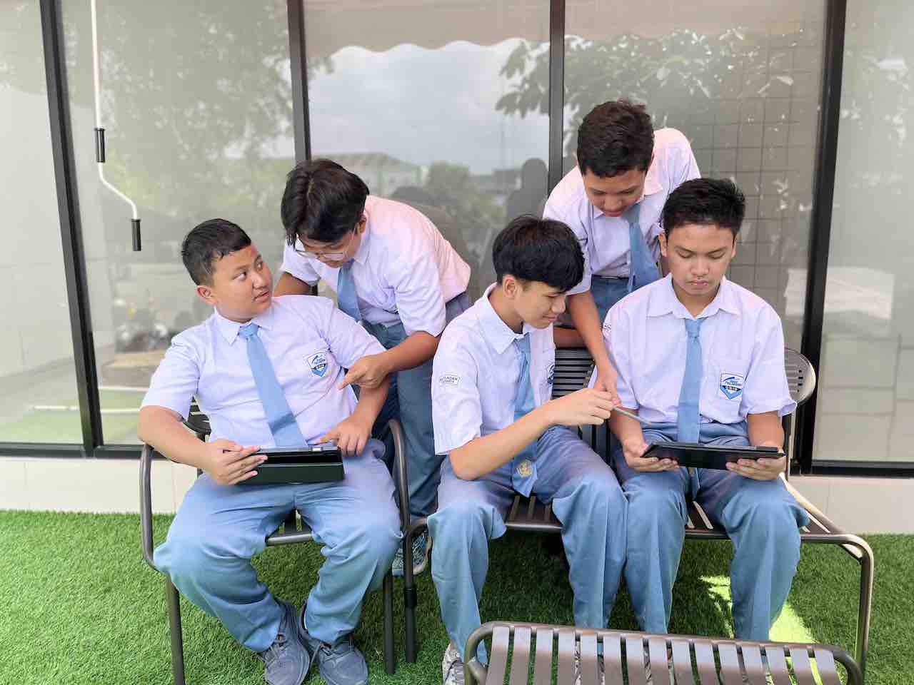 Program Bilingual